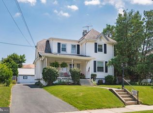 11 E Chelton Rd, Brookhaven, PA 19015