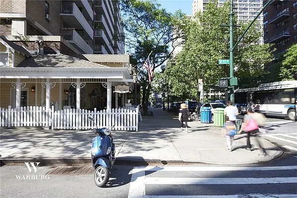 Sold by Warburg | media 34