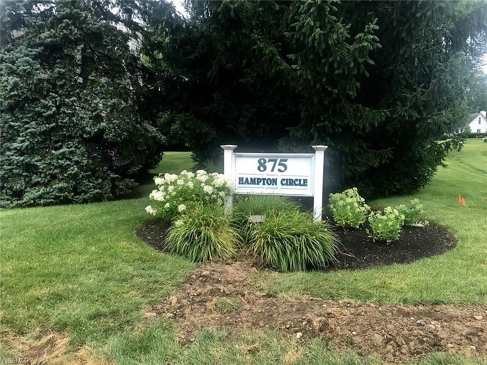 2nd image of 875-1 Hampton Cir