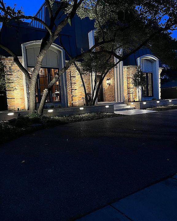 1st image of 4136 Stanhope Ave