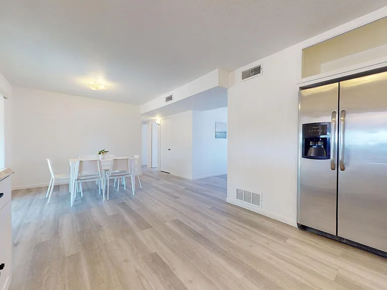 Kitchen & Dinning Area
