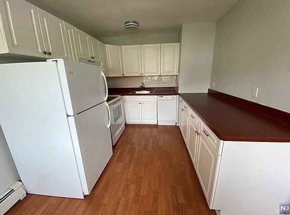 5th image of 35 S Willow St APT C1