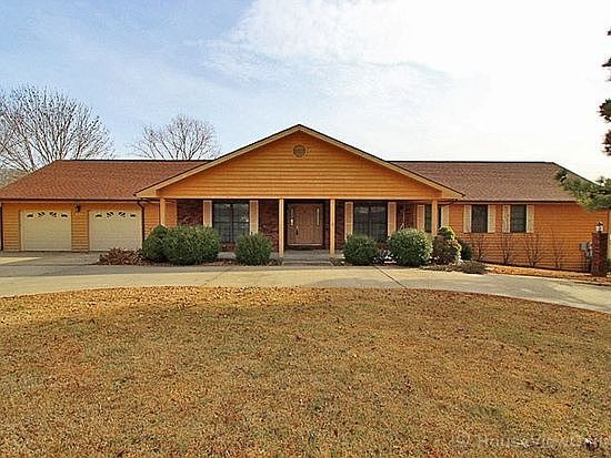 1st image of 271 N Lake Dr