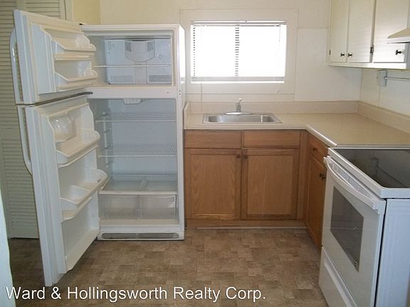 5th image of 946 Little Bay Ave APT B