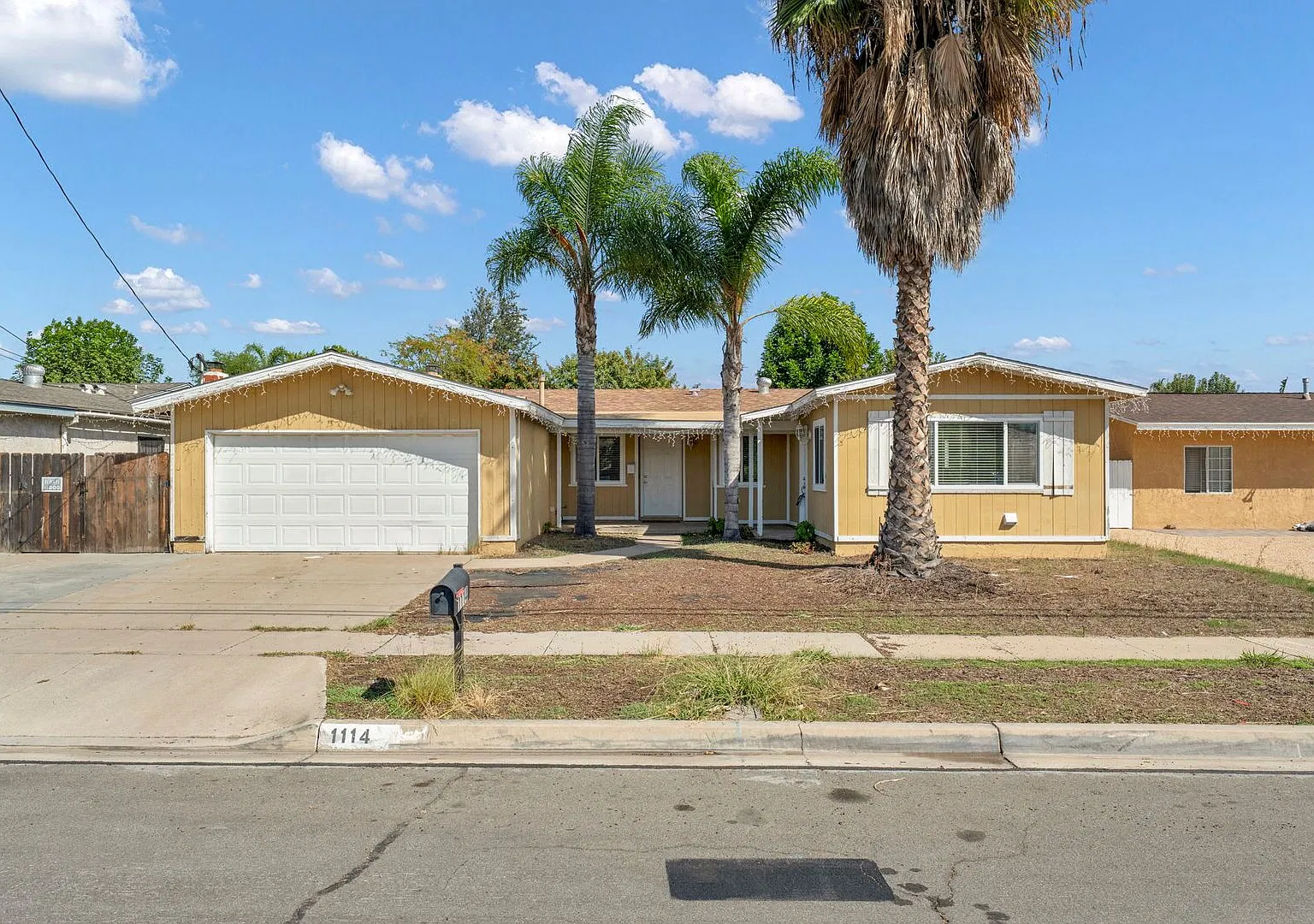 5 Br 3 Ba 1507 Sqft Home In Escondido — Photo 1