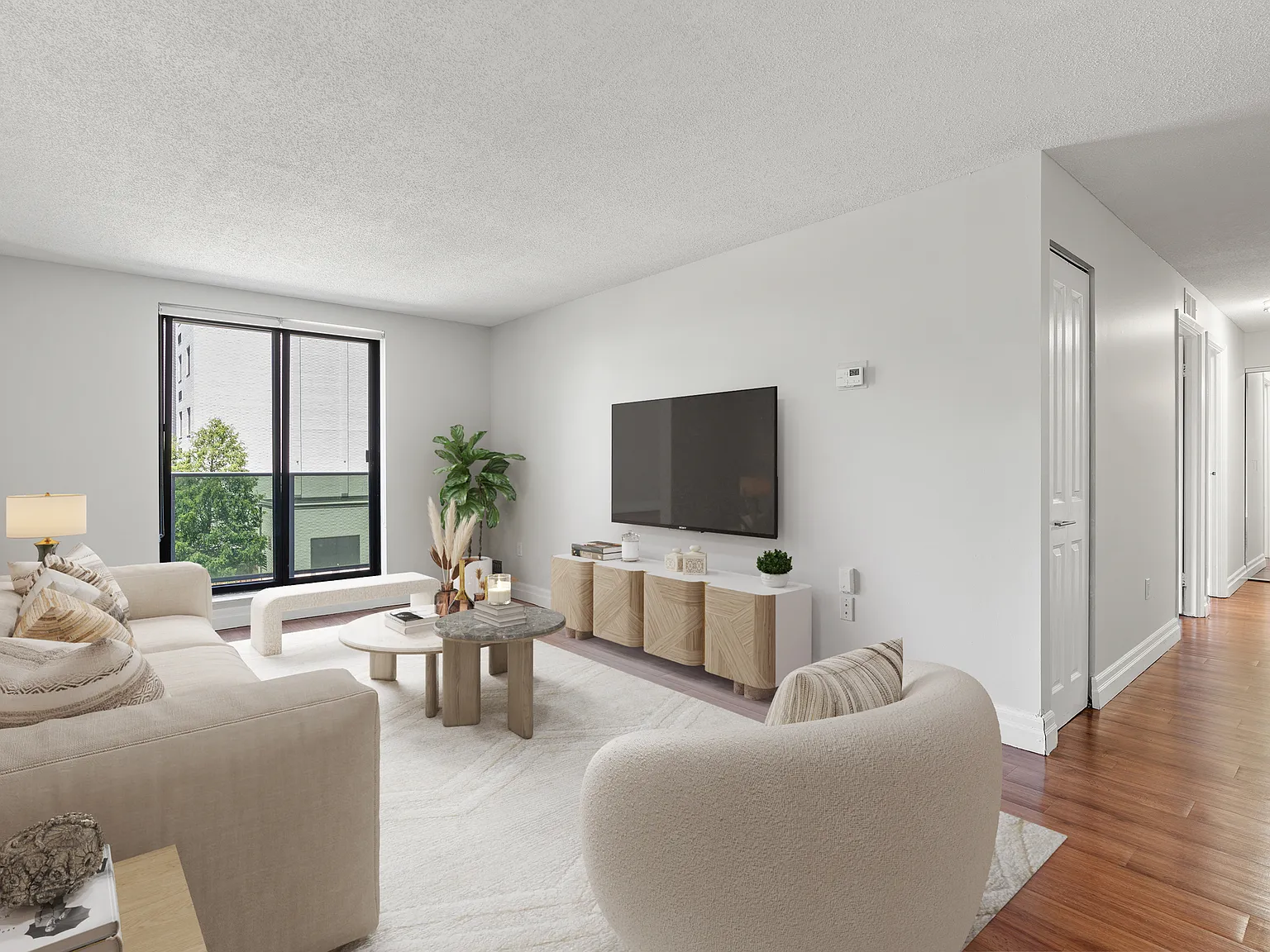 Treeview Manor — Photo 4