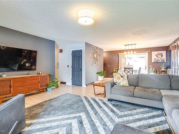 4th image of 1316 Laura Ln