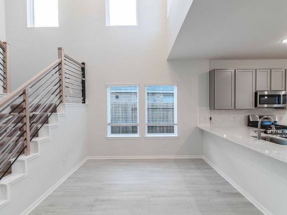 5th image of 13406 Villa Sola Dr