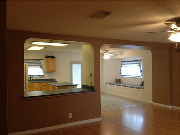 4th image of 451 Stone Gate Dr
