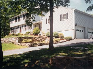 16 Flaxfield Rd, Dudley, MA 01571