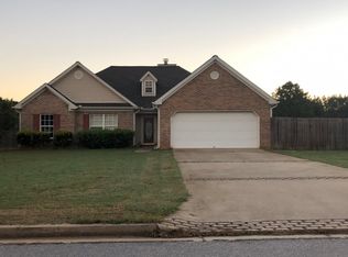 202 Queens Ct, Good Hope, GA 30641