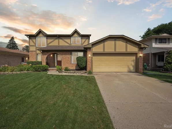6900 Woonsocket St, Canton, MI 48187