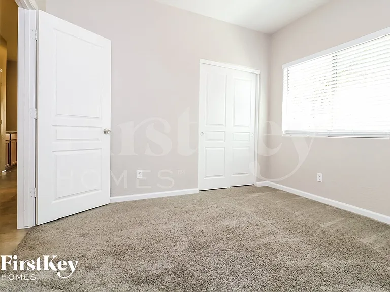 1127 S 220th Dr — Photo 12