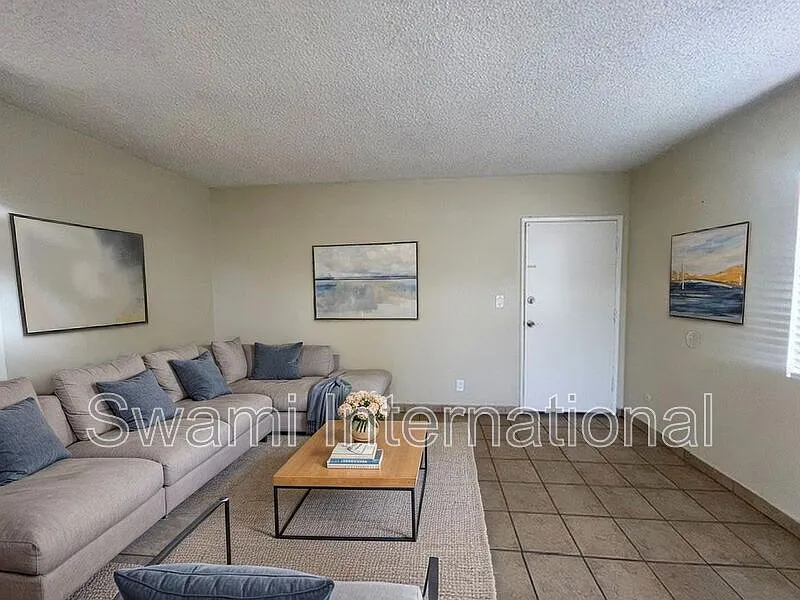 400 E 120th St #5