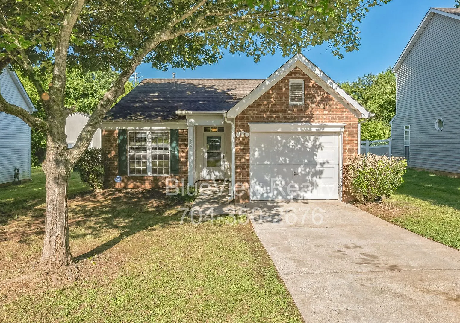 Beautiful 1 story house 3 bed 2 bath and 1 car garage — Photo 1