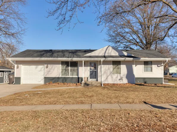 4134 Hull Ave, Des Moines, IA 50317