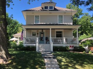 546 S Cook St, Barrington, IL 60010