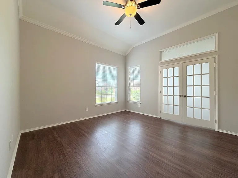 2408 Kittyhawk Dr — Photo 6