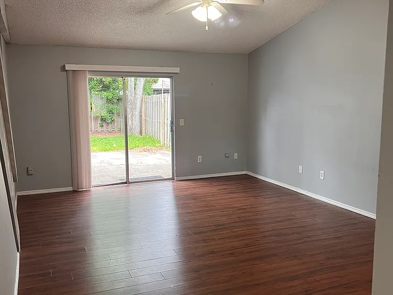 627 Aquatic Dr — Photo 8