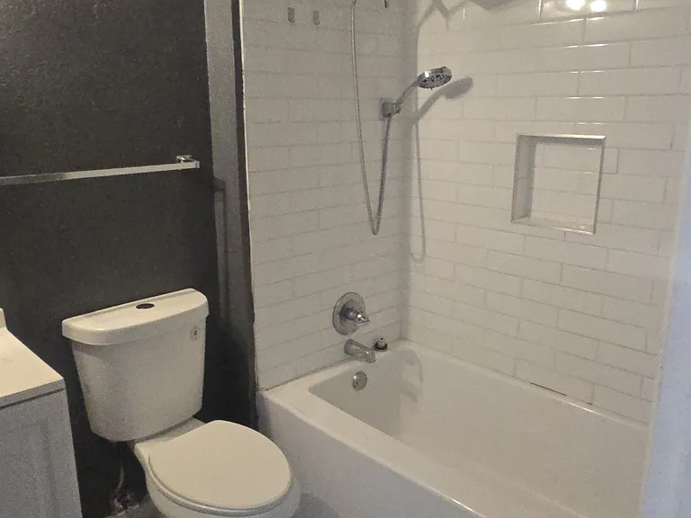 1101 E Roosevelt St #1 — Photo 9