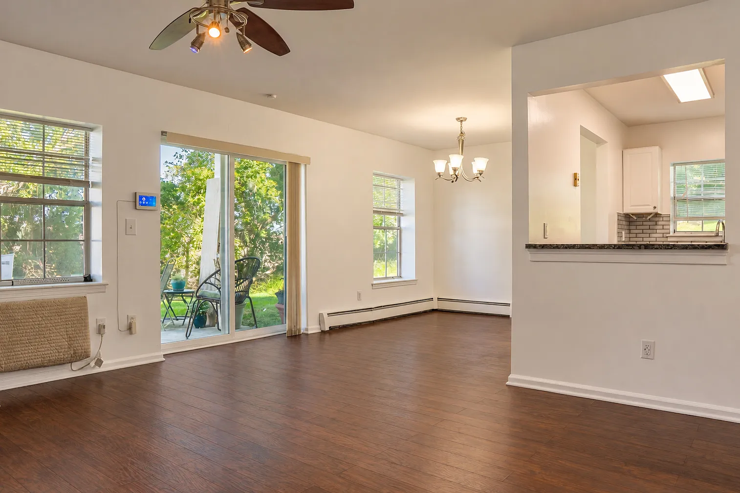 2 bed, 950 sqft, $2,400 — Photo 3