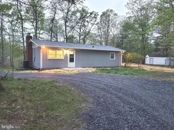 221 Hickory Rd, Front Royal, VA 22630