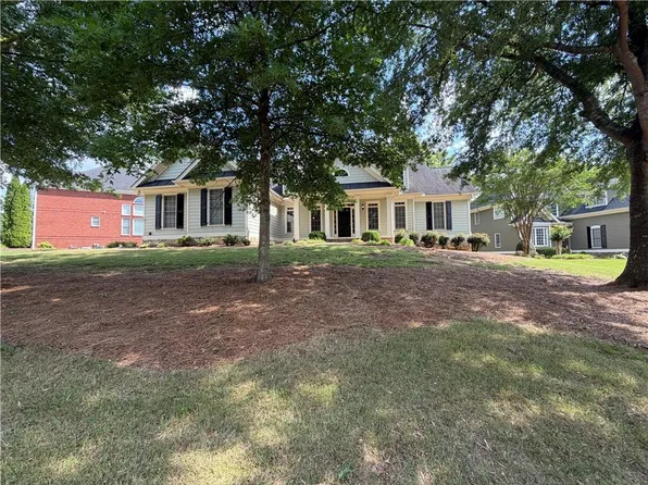 2704 Lost Lakes Dr, Powder Springs, GA 30127