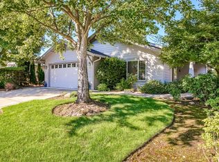 155 Country Hill Dr, Phoenix, OR 97535