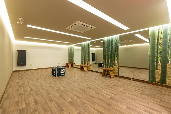 Rented by Stonehenge NYC LLC | media 16