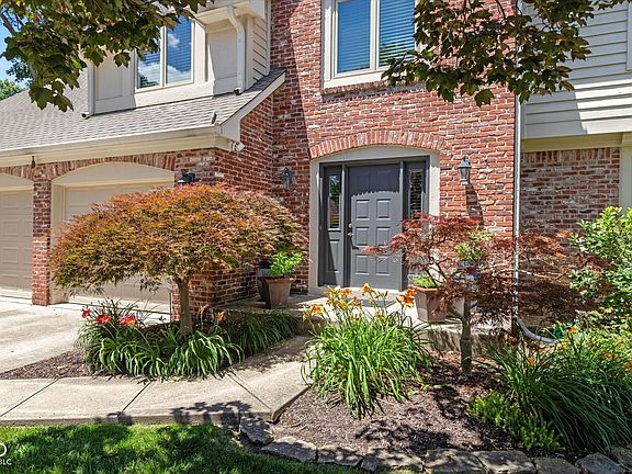 2nd image of 8922 Admirals Bay Dr
