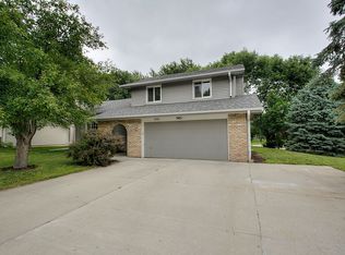 2505 N 129th Cir, Omaha, NE 68164