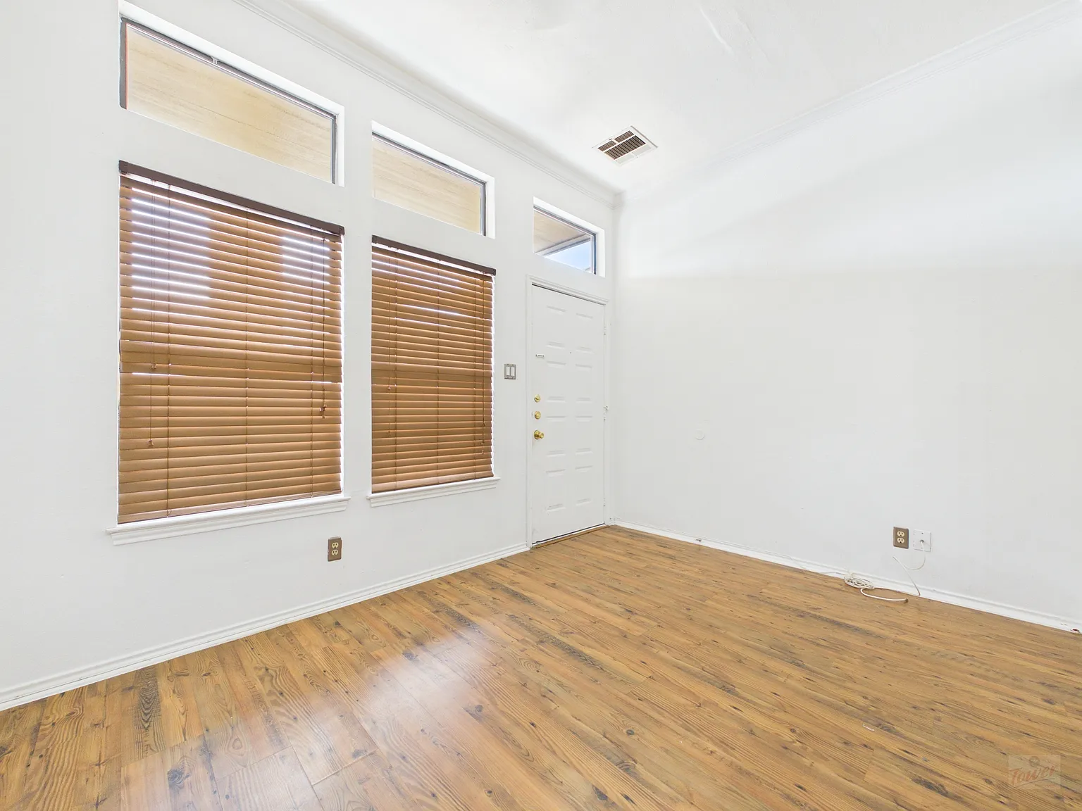 2802 Nueces St Apt 307 — Photo 2