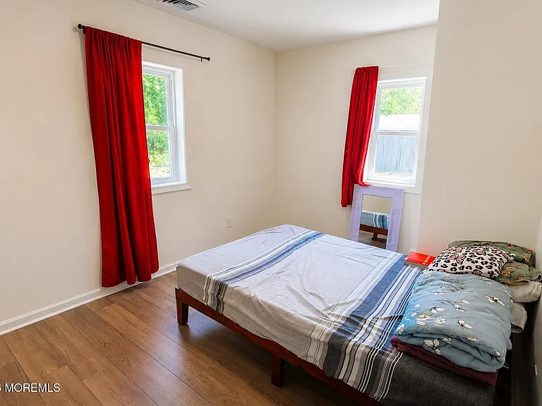 837 Forest Ave — Photo 7