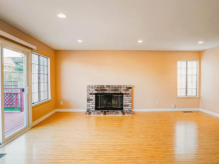 7202 Ruby Ct — Photo 14