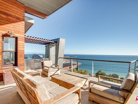 2nd image of 3898 Rambla Orienta St