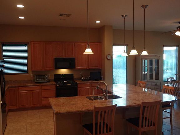 KITCHEN LARGE ISLAND