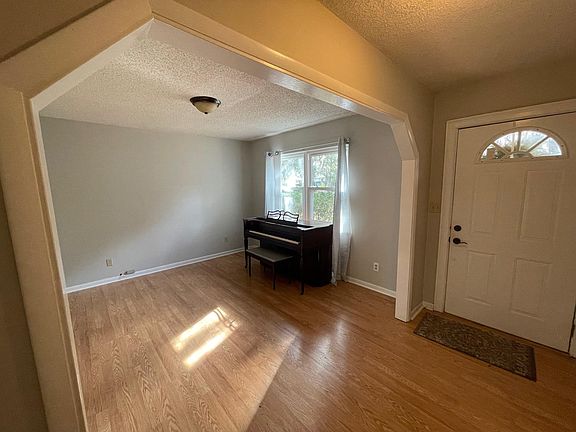 Front entry / formal living or dining