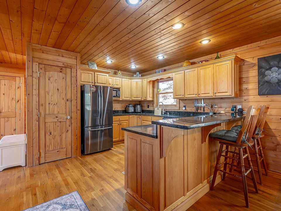 25th image of 292 Log Cabin Ln