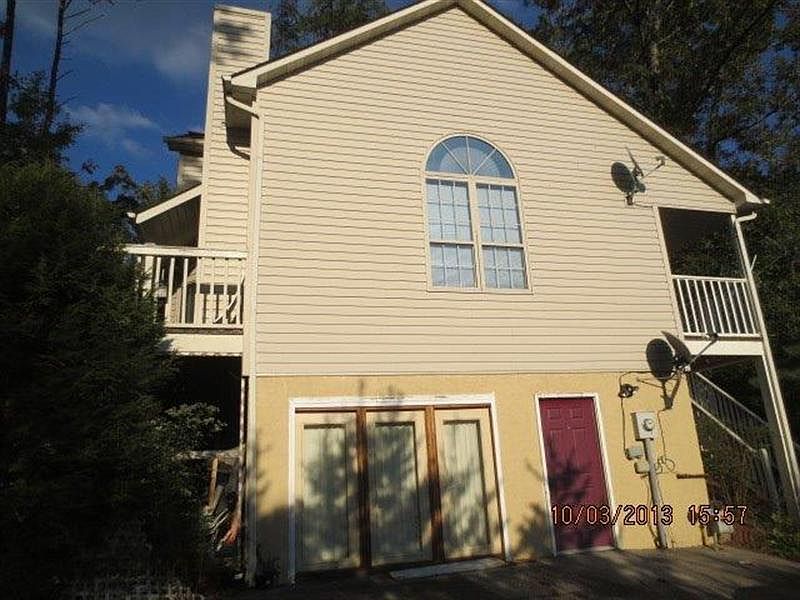2nd image of 3209 Pine Way