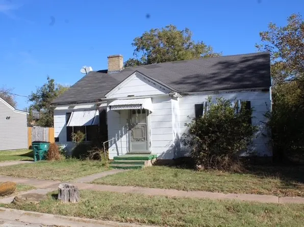 505 Live Oak St, Bowie, TX 76230