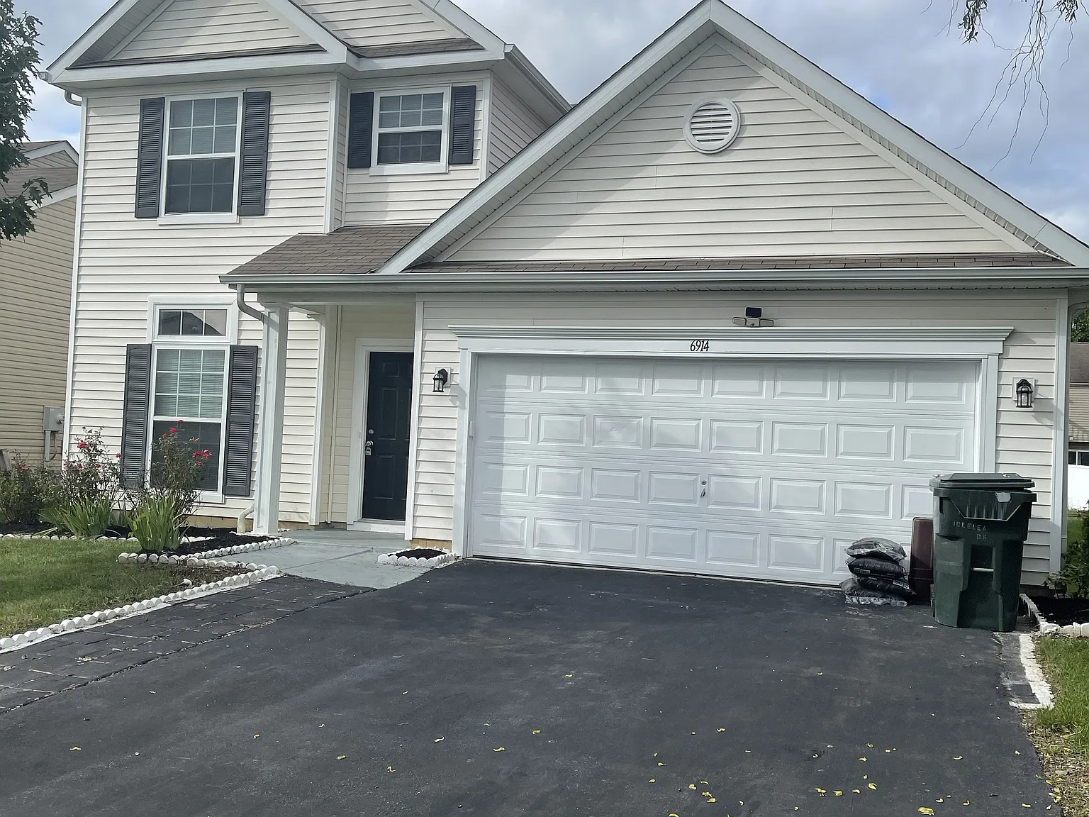 3 bed, 1460 sqft, $2,250 — Photo 1