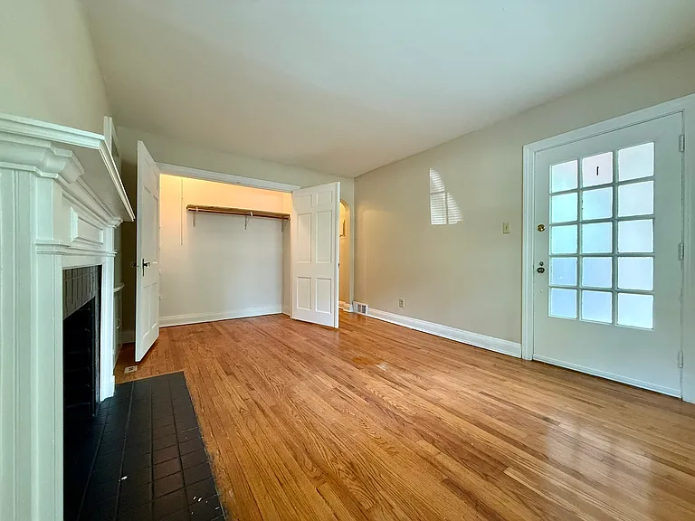 2525 Glenmary Ave #1 — Photo 3
