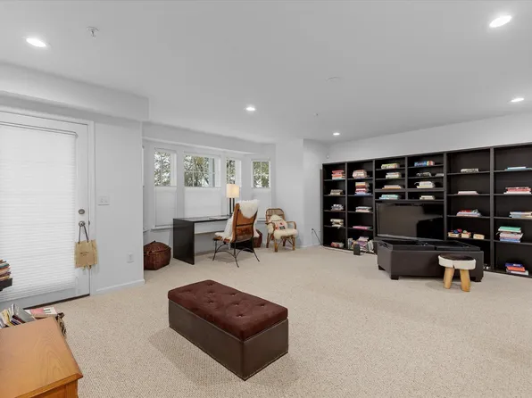 27 Creekside Court image 32 of 37