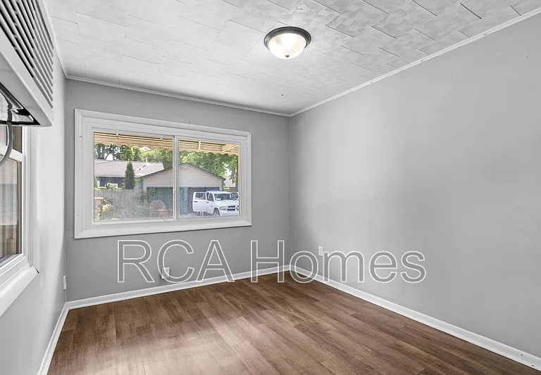 906 Laurel St #2 — Photo 4