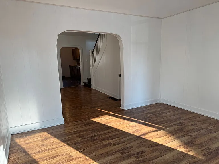 638 N Franklin St — Photo 5