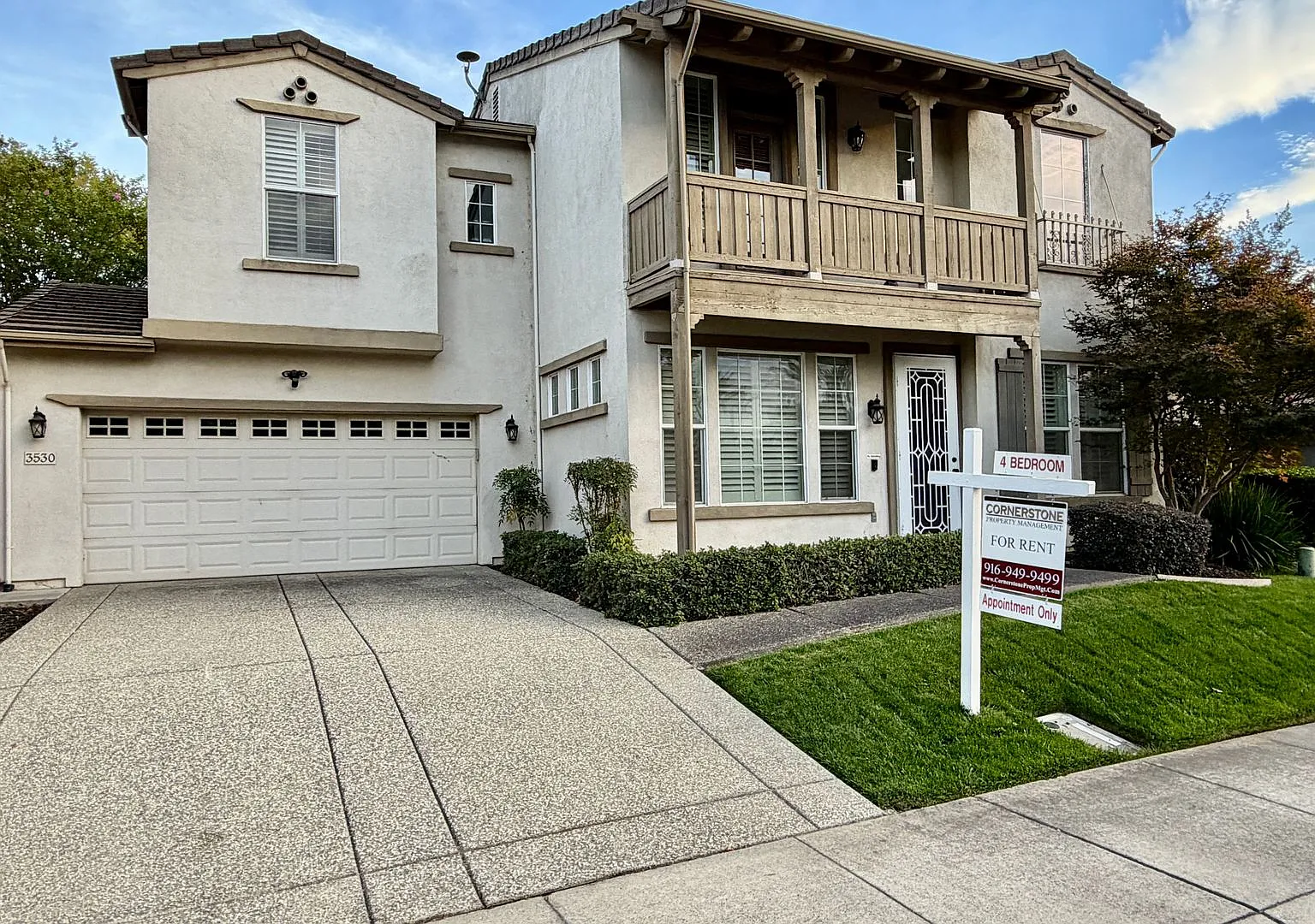 Clean And Spacious 4 Bed, 2.5 Bath With Covered Back Patio And Lush Landscaping In Westlake Commu... — Photo 2