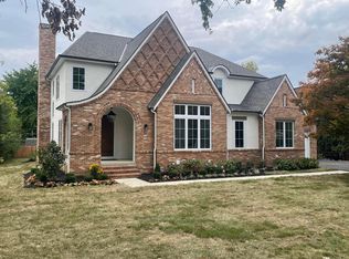 2445 Cambridge Blvd, Columbus, OH 43221