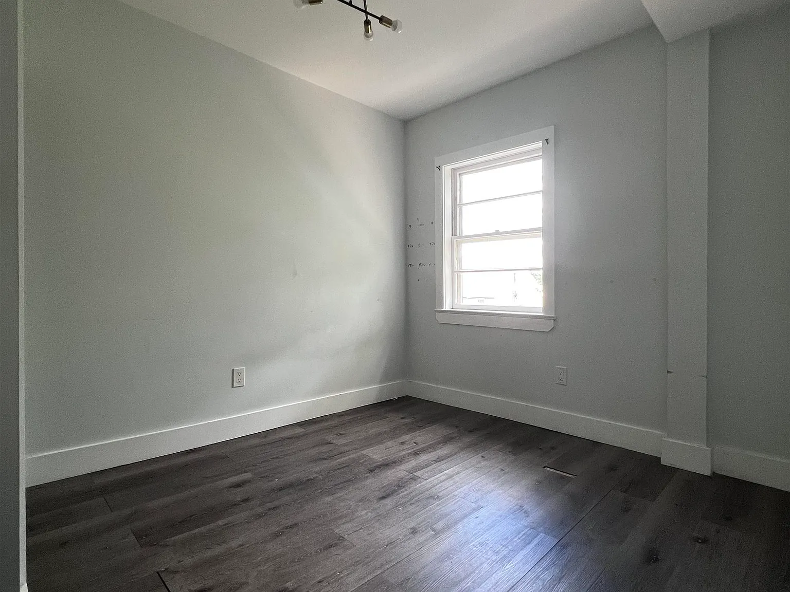 4 bed, 2.0 bath, $3,000 — Photo 2