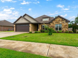 1690 Josh Dr, Conway, AR 72034