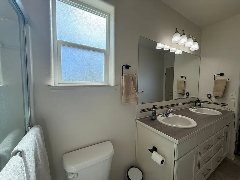 894 NW 24th Way — Photo 16